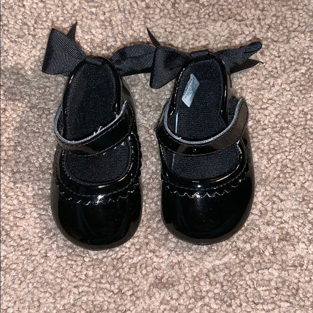 Black infant dress shoes size 3-6 months
